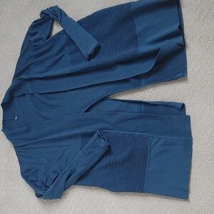 Lululemon athletica sit in lotus II wrap cardigan blue 8